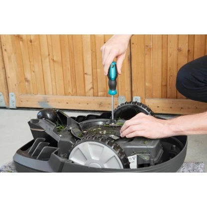 Gardena Wartungs- Und Reinigungs-Set Für Mähroboter Inkl. Aufbewahrungsbox 7 Gardena Wartungs- Und Reinigungs-Set Für Mähroboter Inkl. Aufbewahrungsbox – Bild 7