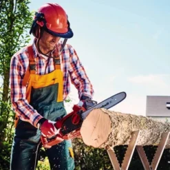 Einhell Elektro-Kettensäge GH-EC 1835 -Vitavia Verkäufe 1 001 GH EC 1835 Usage Pic