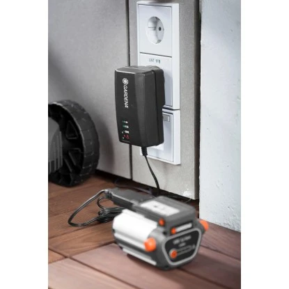 Gardena Schnell-Ladegerät QC18 Für 18 V Akkus 3 Gardena Schnell-Ladegerät QC18 Für 18 V Akkus – Bild 3